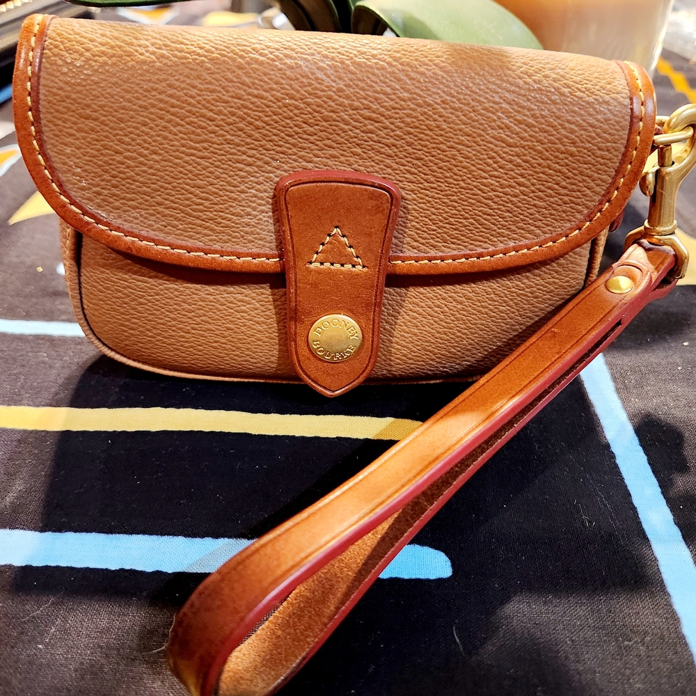 DOONEY and BOURKE Tan/Cognac Trim Pebble-Grain Leather Wristlet